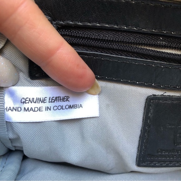 Piel black leather drawstring and flap backpack strap zips to one strap or two - Picture 6 of 11